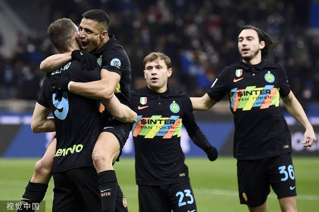 爱游戏app意大利杯赛程吃紧，上海海港今夜豪取连胜，引发热议，身体对抗强度拉满的简单介绍