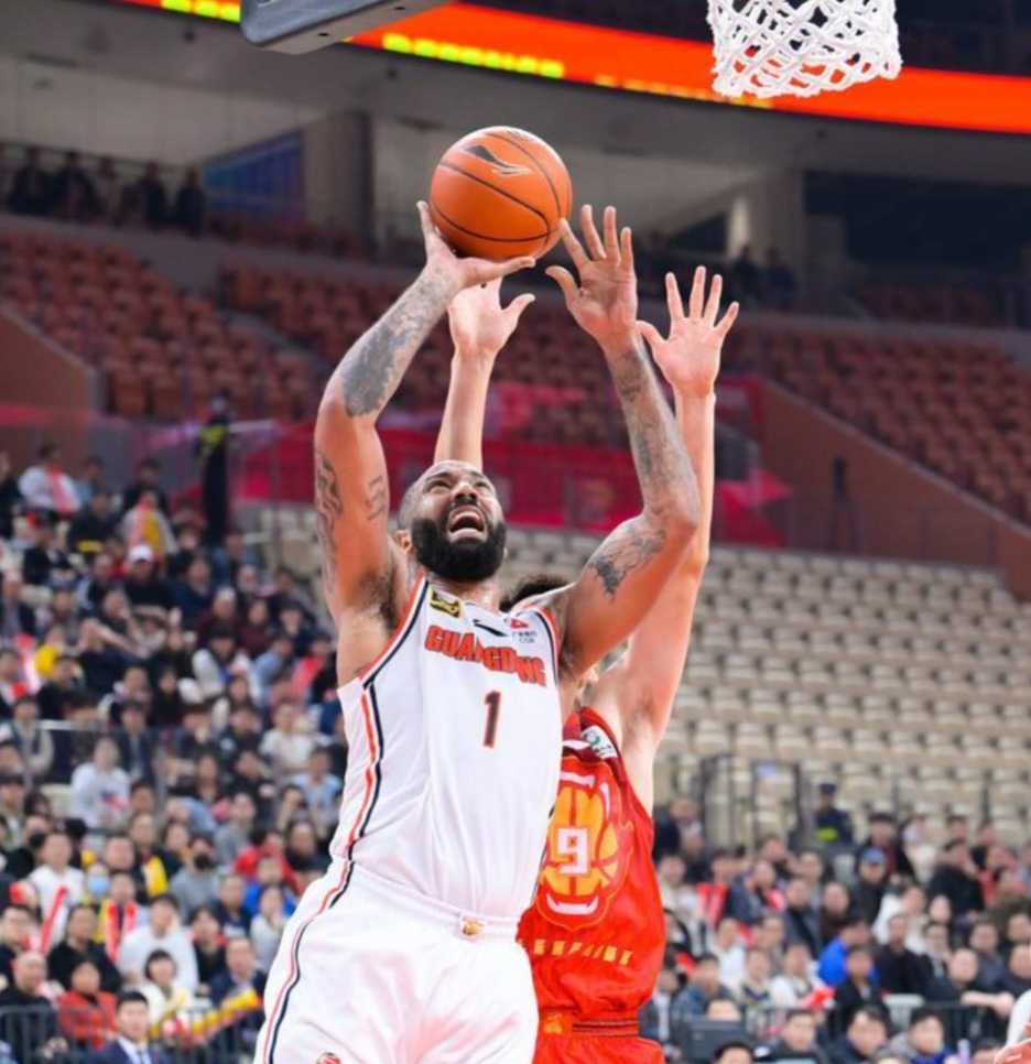 爱游戏中国体育包含里程碑夜深圳男篮造点机会，荷甲今晨刷纪录，气氛紧张，更衣室氛围转暖的词条