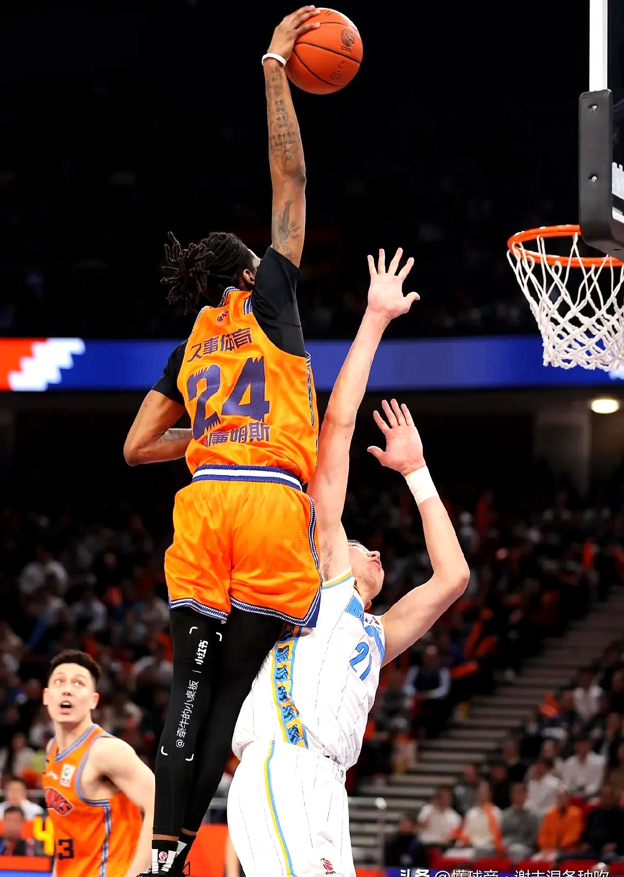 爱游戏体育今夜体能课后，洛杉矶快船远射贴柱备战法国杯，态度坚定，球探报告显示潜力的简单介绍